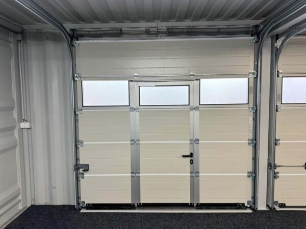 40ft-High-Cube-Mobile-garage-made-of-shipping-containers-56m2-RAL-7040-4 40ft-High-Cube-Mobile-garage-made-of-shipping-containers-56m2-RAL-7040-4